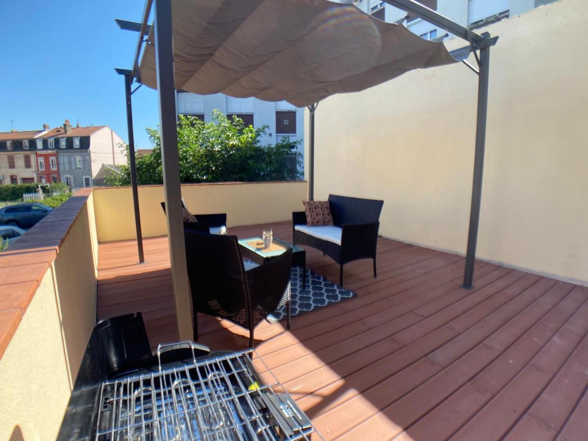 Studio Climatise Et Grande Terrasse Tarbes Centre Dış mekan fotoğraf