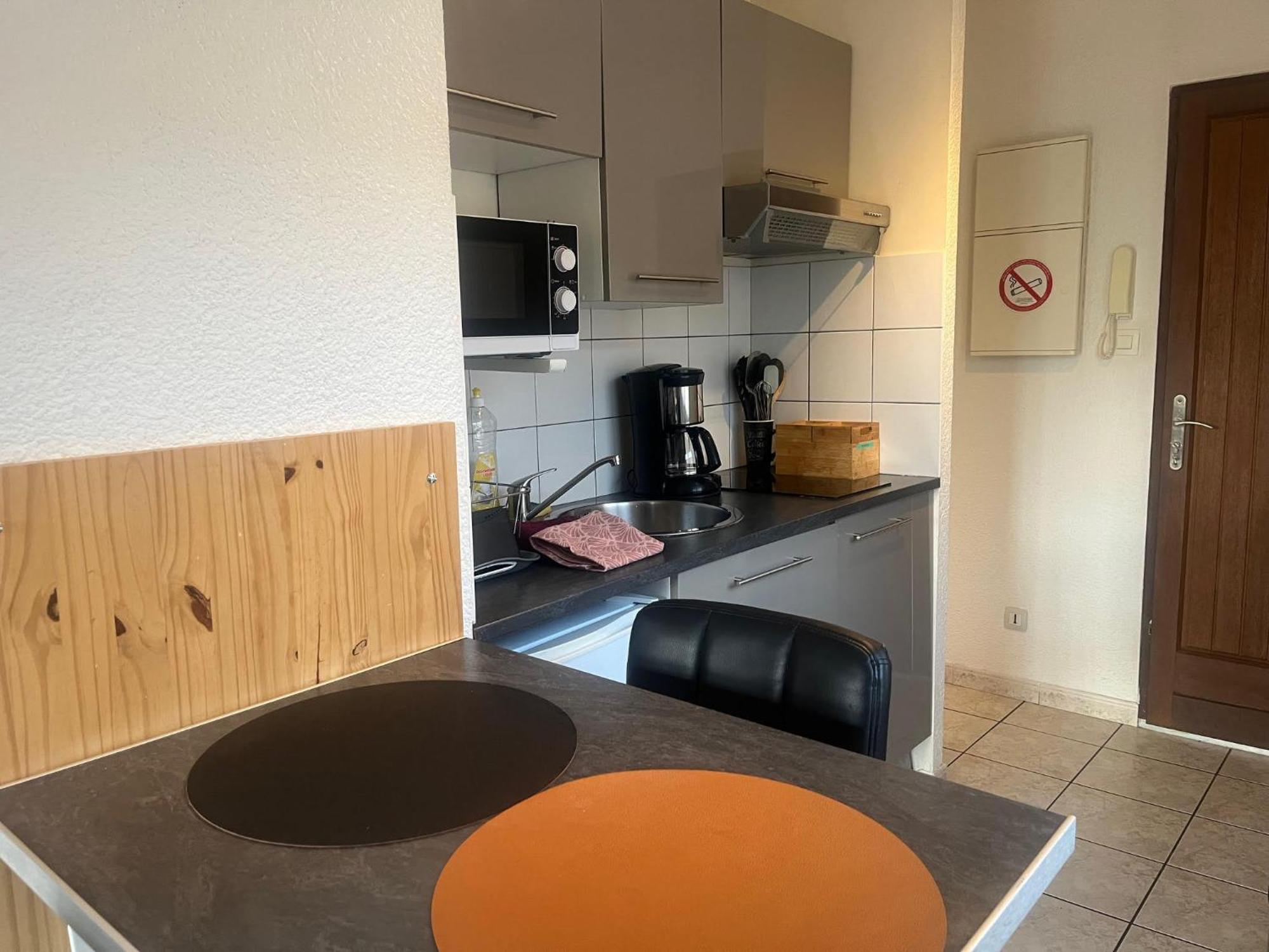 Studio Climatise Et Grande Terrasse Tarbes Centre Dış mekan fotoğraf