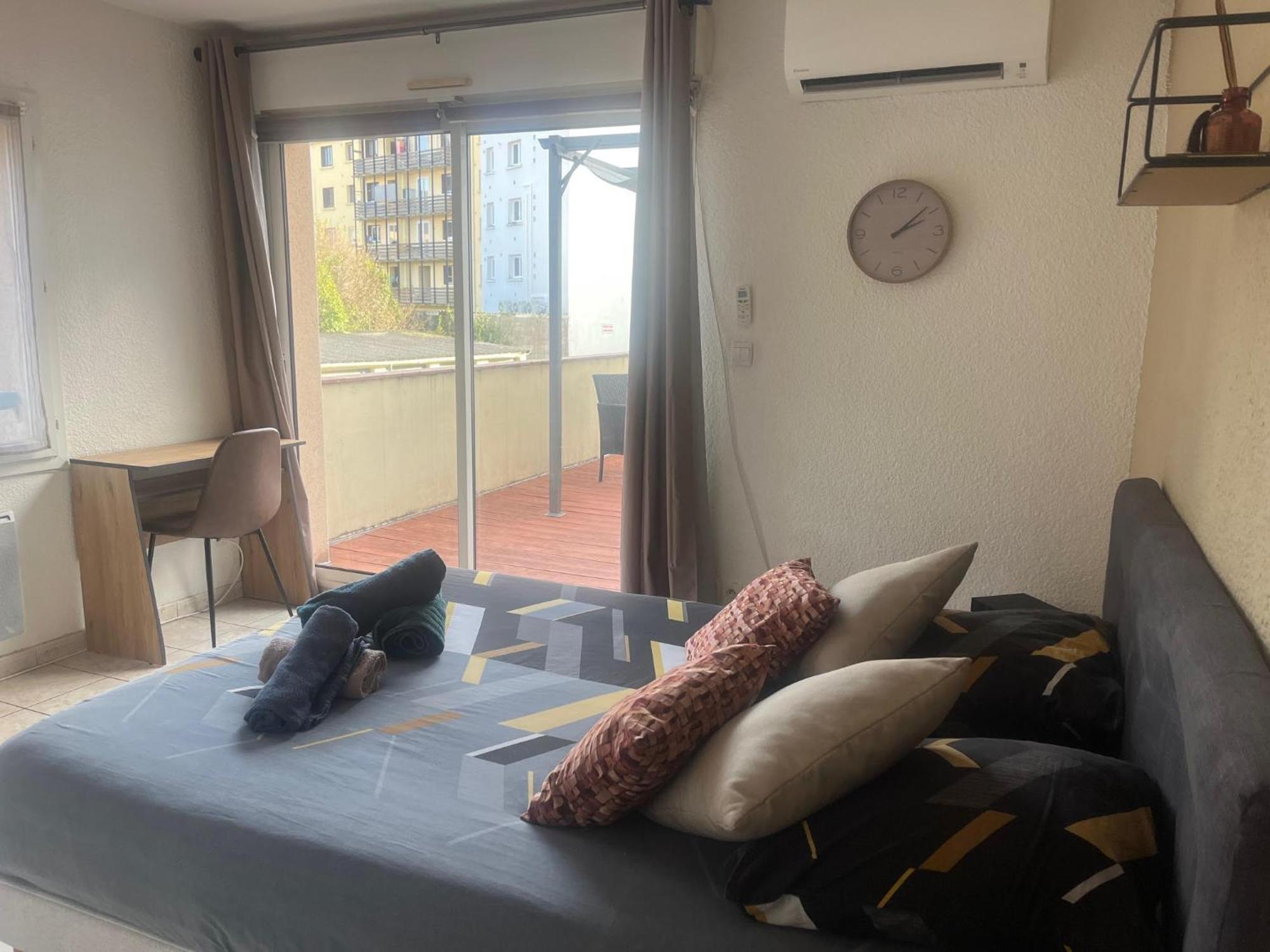 Studio Climatise Et Grande Terrasse Tarbes Centre Dış mekan fotoğraf