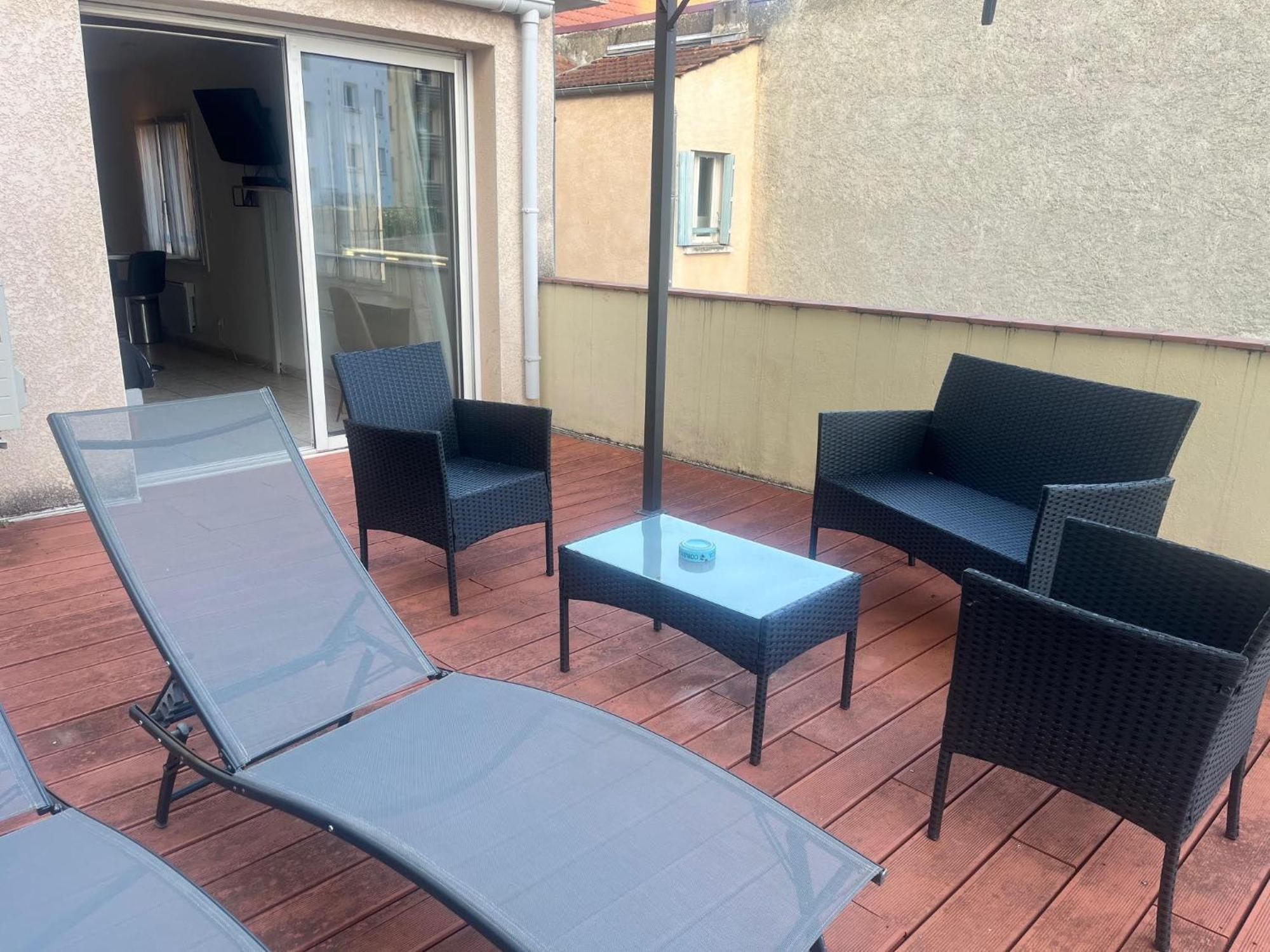 Studio Climatise Et Grande Terrasse Tarbes Centre Dış mekan fotoğraf